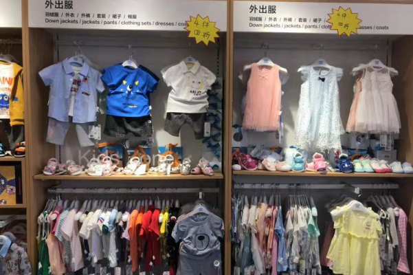 開母嬰店，去嬰兒衣服批發(fā)市場進(jìn)貨劃算嗎？